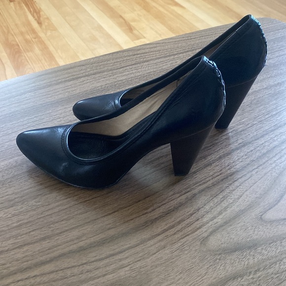 Frye Regina High Heel - Picture 2 of 10